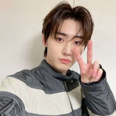 ilovesunghooni's profile picture. Do what makes you HAPPY 🥰