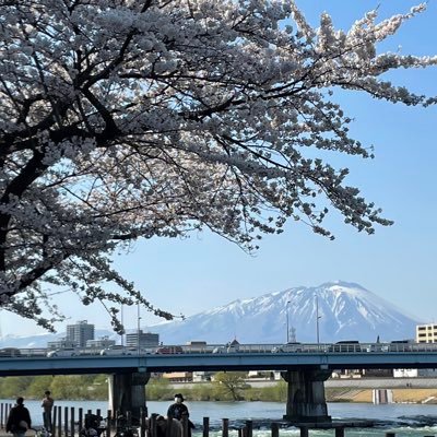 某手焼き珈琲豆店にて勤務→退職。手焼き珈琲豆に魅了され、自宅で焙煎を続ける。→珈琲を学びつつ、自家焙煎所準備中。珈琲好きな方々と情報交換したいです。 ※出会い系は即ブロックします。#珈琲 #自家焙煎 #珈琲好きな人と繋がりたい