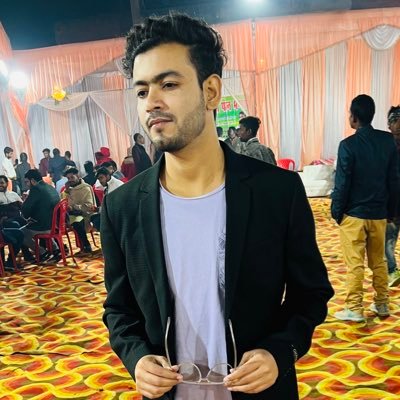 Youtuber (9+5 Lakh Subscribers)