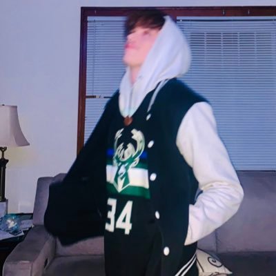 〽️ ≥ OU’ 25/ #FearTheDeer #AllGrit / i tweet about sports to a shadowey room