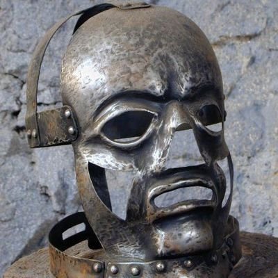 DanielsSkydan's profile picture. Freelance Artist, and a little bit insane. No AI, no NFTs. Love each other