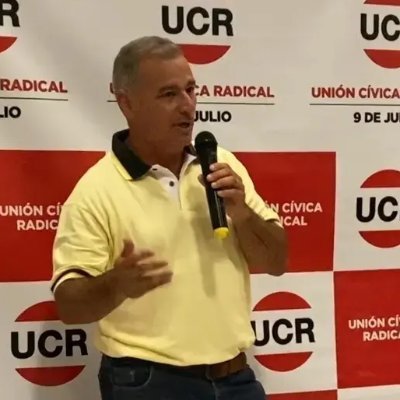 Presidente comite @UCR9dejulio.  45 años. Cdor. Publico. Casado con @oreficedalila. Papa de Benicio y Simona. Del rojo del palomar y de Boca! Promotor ODS!!