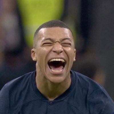 Emir45220's profile picture. 