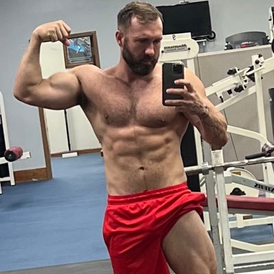 Brett_Dore_'s profile picture. owner of @lovewarofficial