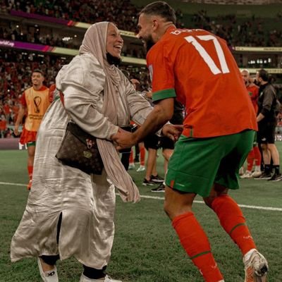 عاشق للادب والبلاغه والشعر العربي
احب شعر ابو الطيب المتنبي 💓