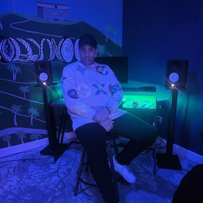 Joshizback's profile picture. I’m chill let’s have fun