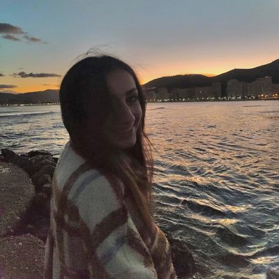 instagram: ani_emilova97 
snapchat: angy0325