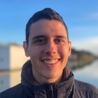 Técnico de Laboratorio que reza todos los días a Lola Indigo y come spaghettis cada dos días