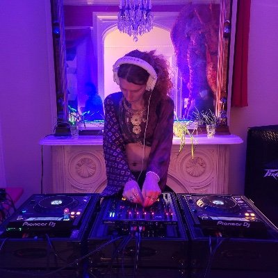 She/Her, Polyam, Sapphic

Adopted

DJ and Music Producer, ex game designer 

Switch

 I post music, lewds, politics, and kinks 

18+