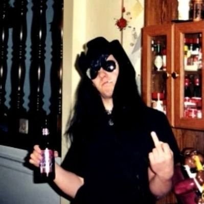 multiartista, gótica que gosta de metal, DJ, produtora underground.
① |☭ | ♫⃠ | sccp | #gopaiN • #T1WIN | loving him to death and beyond 🫀 @sorcerer_666