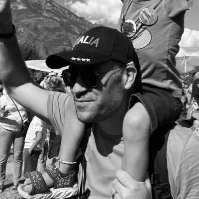 Papa matheux à 🚲 (fka @keuja). Dans le désordre: politique, maths, foot…