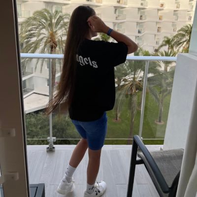 ffion_james_'s profile picture. 