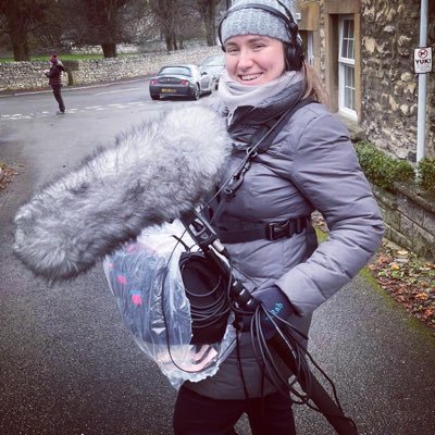 she/her 🎧🎚🔊 Freelance Sound Recordist/Boom Op / Post-Sound Editor | #listening #sounds #𝒄𝒆𝒍𝒍𝒊𝒔𝒕 #womeninaudio 🏳️🌈email: info@hollyearly.com