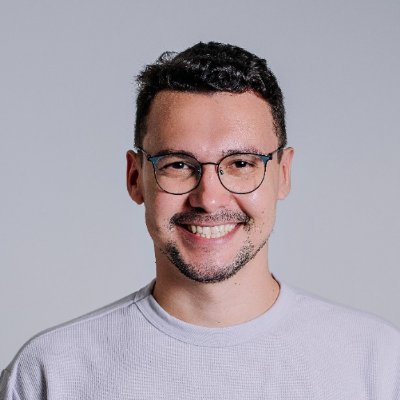 Jornalista. Mestre e doutorando em comunicação. Presidente do Sindicato dos Jornalistas do Ceará (@Sindjorce_). Diretor da @FenajOficial