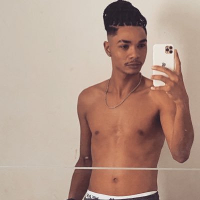 30👑 ♈️ 🇩🇴 🏳️‍🌈 “…Se custa a sua paz,custa caro demais.” #maerainha 💍 ❤️