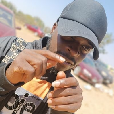 DJ Melly(call in for your event 07045526175)