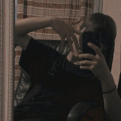 ipoop643037253's profile picture. ig- @tomas_barrera10