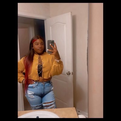 Dreezzie__'s profile picture. 33:3 , 8:88✨🦋 Psalm 23:4 🧡 Be{You}tiful