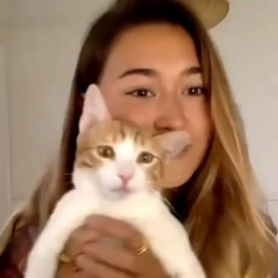 sanguin3smil3's profile picture. the villain, but only towards myself dw