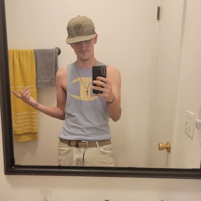 Samschenkel5's profile picture. Just a young man trying to help people and has seen too many of his friends die due to the opiate crisis, and not being able to afford the help they need.