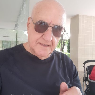 Moro em Brasília ha 61 anos, jornalista, divorciado,tenho 3 filhos maravilhosos ,de bem com a vida, torcedor do GALO !!!