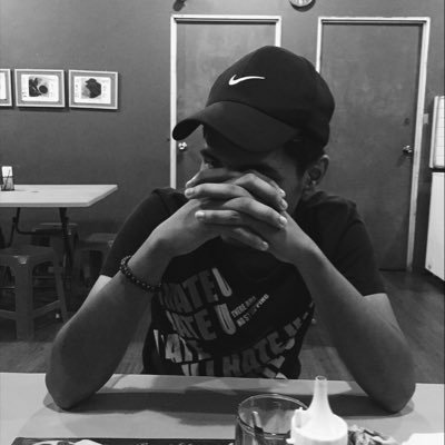 shrzahmd Profile Picture