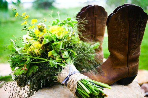 modishwed's profile picture. ❤ A resource of inspiration for the Colorado Springs Bride. Showcasing local, emerging wedding vendors that have a flair for the modern & trendy. ❤