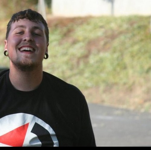 LunchboxCA's profile picture. 