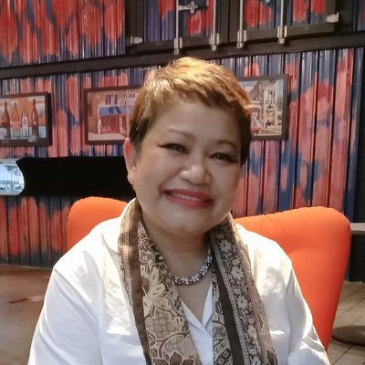 HanieRBohlender's profile picture. #TheCareerDoctor | Sustainable Career Management & Development | C-Suite Career Coach | Transition & Outplacement | A self confessed @foodie, @animallover.