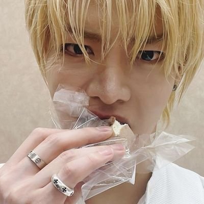 wonniwww's profile picture. ★ Yuta my love