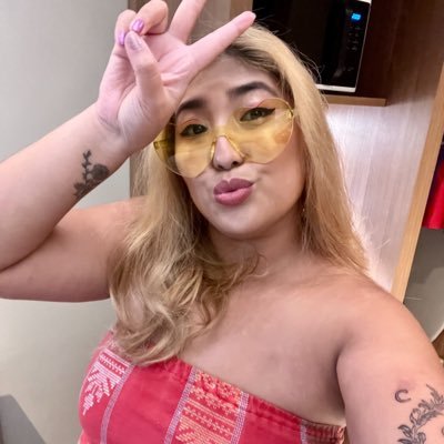 cintaposadas's profile picture. “I’m curvy and I like it!” - Joey Tribbiani