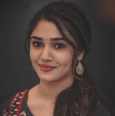 VarunLolita's profile picture. 