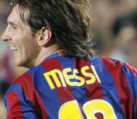 サッカーレプリカユニフォーム専門店Funsです。プレミアリーグ・リーガエスパニョーラ・セリエA・ブンデスリーガなど海外クラブチームや各国代表のサッカーレプリカユニフォームを取り扱っております。レプリカユニフォームに背番号・ネームを自由につけることができます。よろしくお願いいたします。