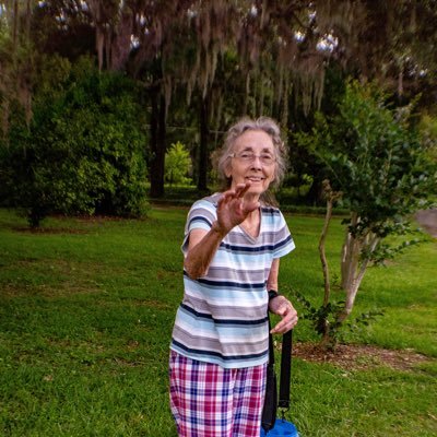 GirlbossGranny_'s profile picture. Alzheimer’s kinda sucks. coping with humor.