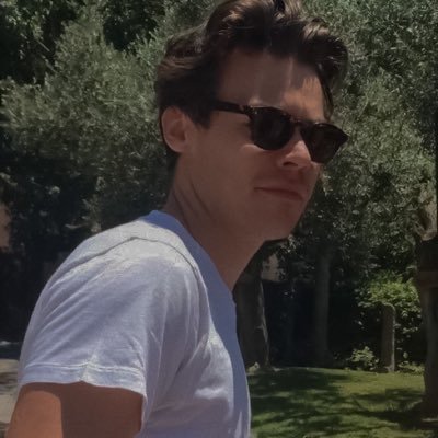 ot5llzhn's profile picture. … unless it’s a tiger @LTMaVie (ela/dela)