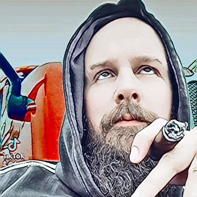 Trucker, Cigar enthusiast, Gamer, & Host of the T&L Podcast w/ The Sleeper Creeper.  Where we discuss: Cigars, Trucking, & various life topics. Mature Audience.