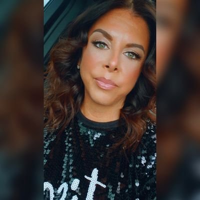 Made2BImportant's profile picture. NOT LUCKY, BLESSED! 🙌🏽

Your favorite holistic life coach 🦿🎗🧡💪🏽🌱