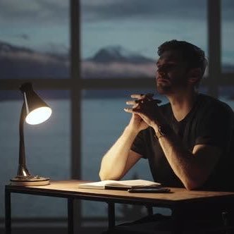 نظریه پرداز علمی/دکتری مدیریت تکنولوژی / پژوهشگر و محقق در علوم مهندسی/دکتری لیزر فوتونیک/دارای ادبیات مخصوص به خود/پادشاهی خواه و ملی گرا 👑شاه رضا پهلوی دوم