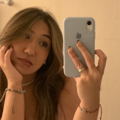 localhippiegirl's profile picture. 