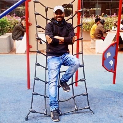 सबके दिलों में धडकना जरुरी नहीं होता.
कुछ लोगों की आँखों में खटकने का भी एक अलग मजा है...!