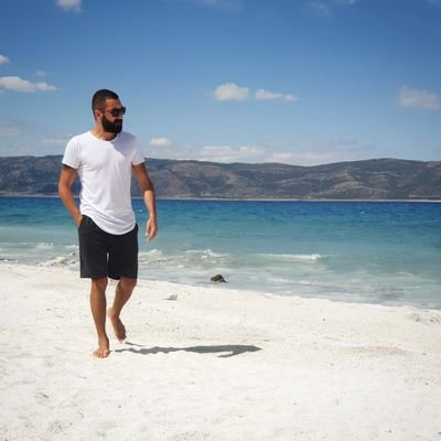 efknsrky's profile picture. Herkesin anlayış derecesi farklıdır. 
Anlattığın  her şeyi anlamalarını bekleme, anlatmak sana anlamak ise karşındakinin kapasitesine bağlıdır...