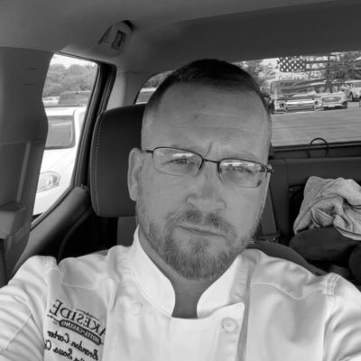 Executive Sous Chef, Father, US Army Veteran and former Police Officer. Lover of Fine Dining and the talent it exudes.