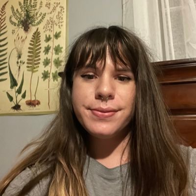 skylarclarkr's profile picture. she/her