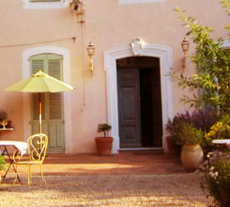 Bed & Breakfast on the French Riviera Coast
Chambres d'hôtes sur la côte d'Azur
Price: 100 - 135 euros per night for 2 persons for 3 nights or plus