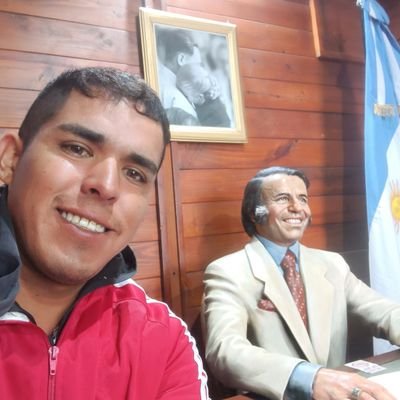 Acuariano
28 años 
Amo mi familia
