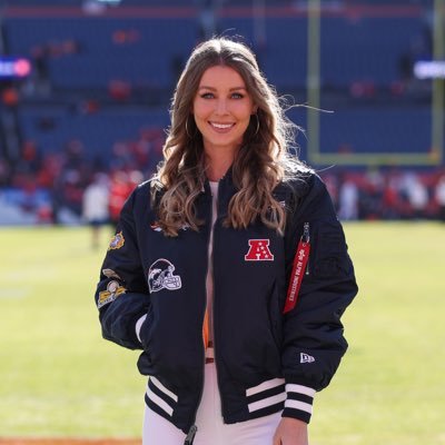 Sports Reporter & Host | @UF alum | 📸: sydneyajones
