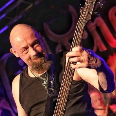 Bass guitarist with Sacrilege NWOBHM. Mad cat person and fan of @LondonBroncosRL Rugby League. Member of #HeavyMetalCats. Tells awful jokes.