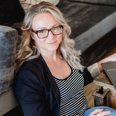 Christine Reid is a Wedding Photographer. She can bake a mean zucchini brownie. Loves a bottle of red in the afternoon. Loves bacon, CrossFit & Go Seahawks!