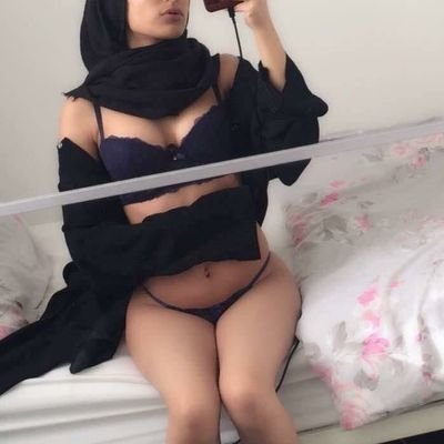 متحرر ليبي ديوث.من السراج مقيم بالخارج للعمل..ابحت عن انسانه صادقة تشاركني تجاربي وترضي بزوج راقي وتعارف سريع.المهم علي قدر متواضع من الجمال متحررة راقية