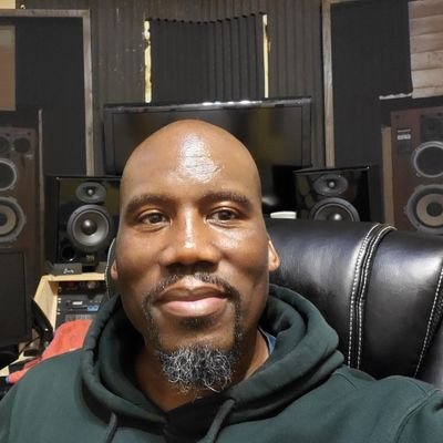 SHAWN EVERETTE ROGERS
Musician / Audio Engineer
Singer Song writer
From Roosevelt N.Y.